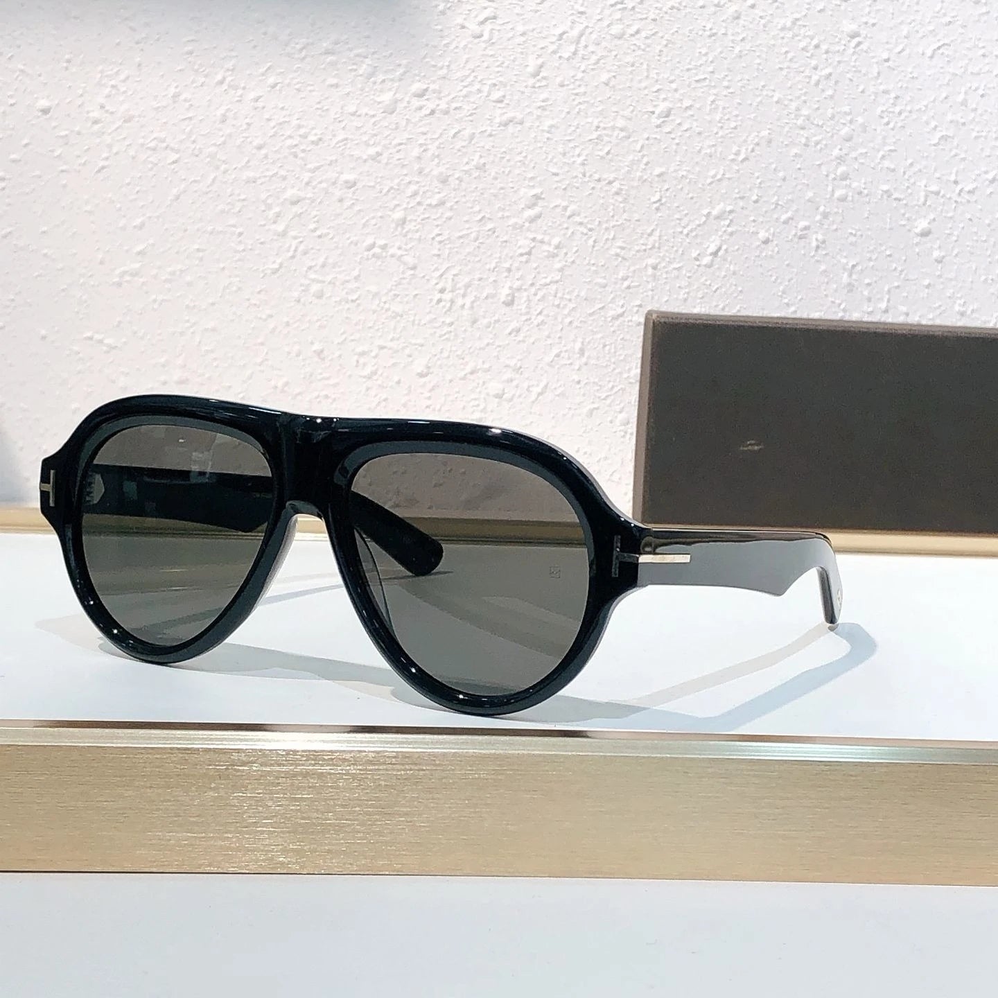 New High Class White Frame Sunglasses